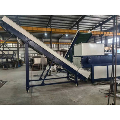 kupować maszyna do recyklingu tworzyw sztucznych wyposażona w jednoosobowy rozdrabniacz do toreb z tkaniny PP online manufacture